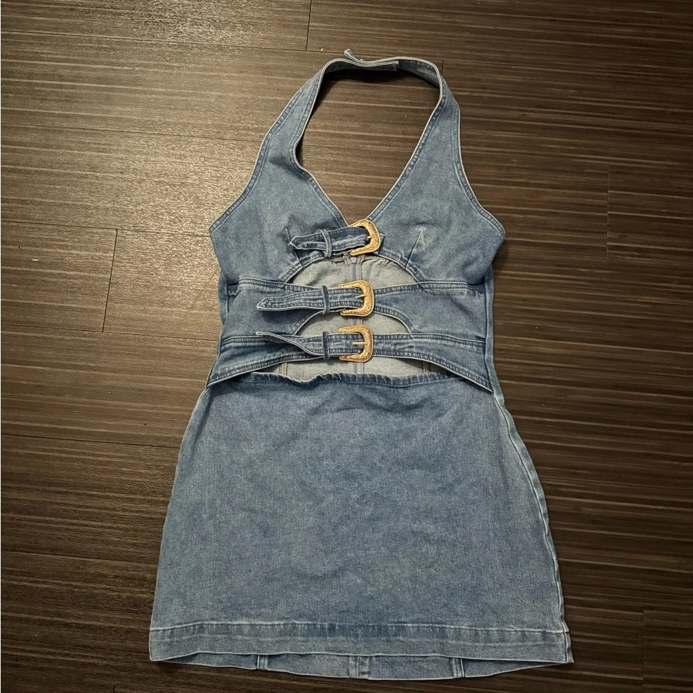 Commense Halter Neck Buckle Detail Denim Dress - Picture 3 of 9